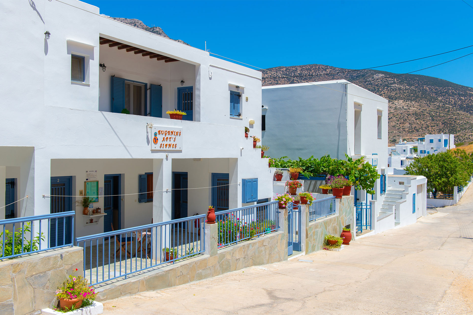 Eugenia's Apartments in Kamares Sifnos