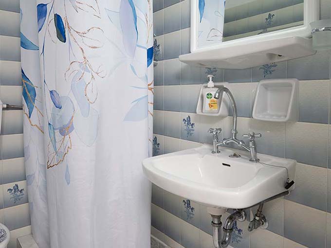The bathroom in the apartment 3