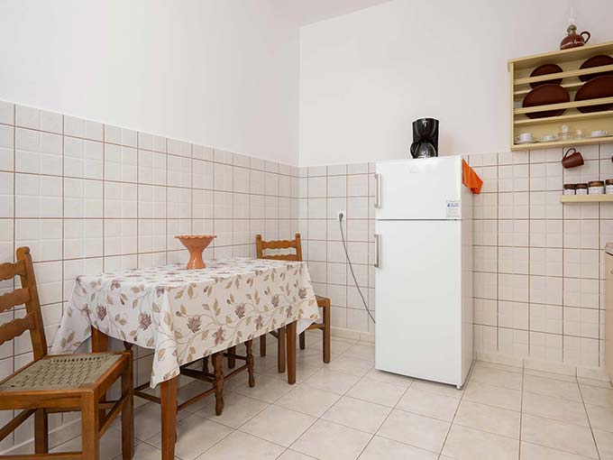 The kitchen in Apartment 4