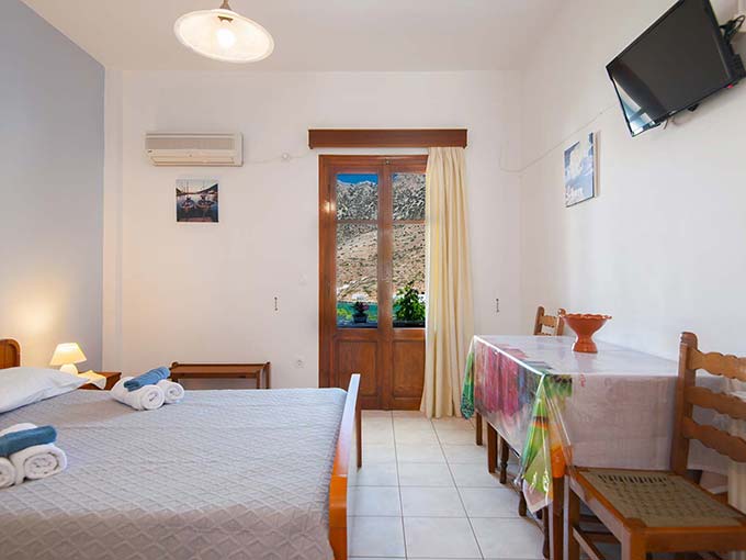 Bedroom with double bed